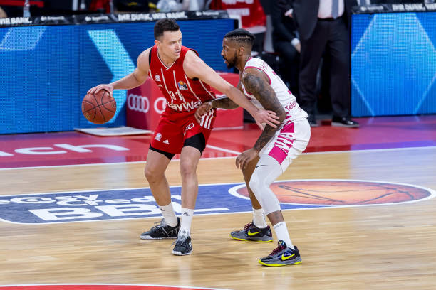 委会成员推 委会成员推